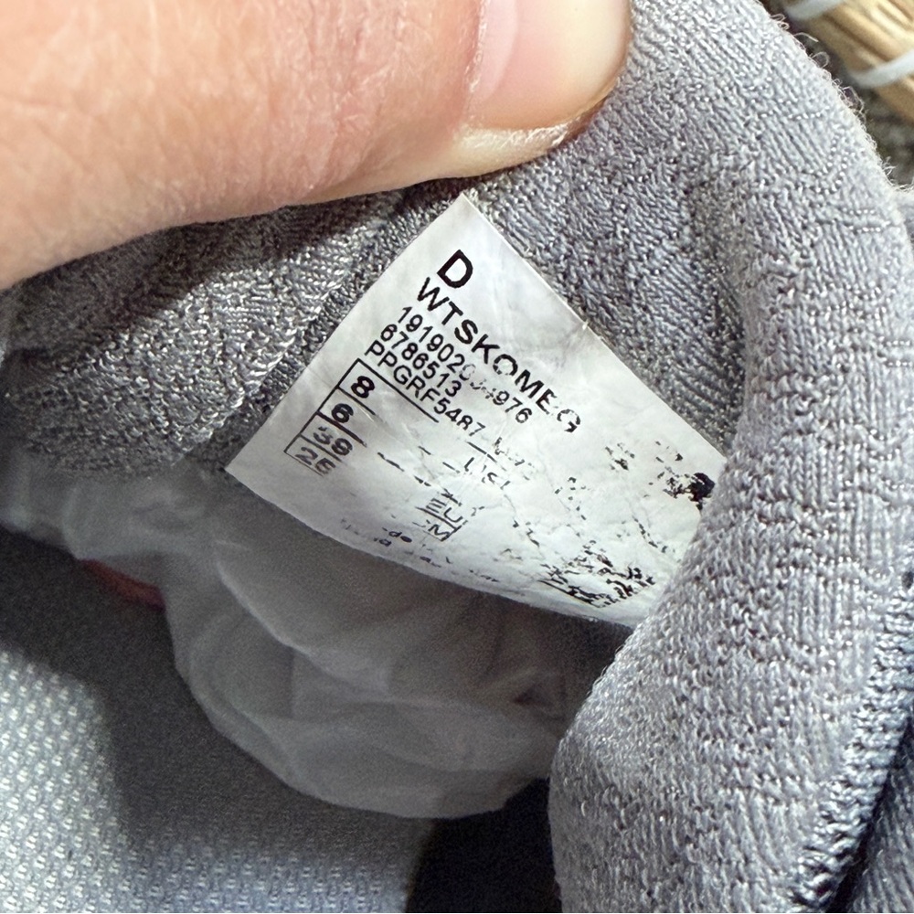 New Balance Women’s Summit Q.O.M. Trail Running Shoes Sneakers in Gray 8 - Picture 13 of 14
